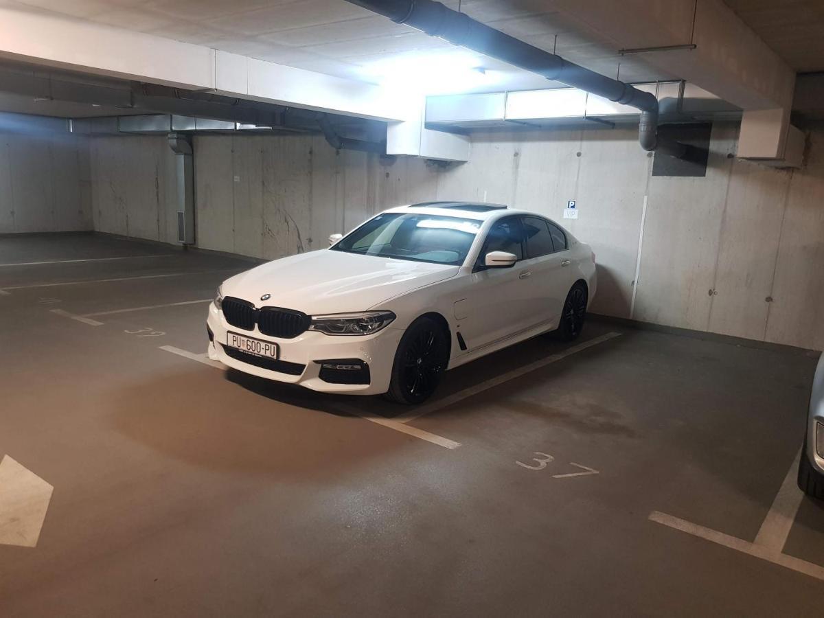 Apartman Vip, With Free Garage Parking Пула Экстерьер фото