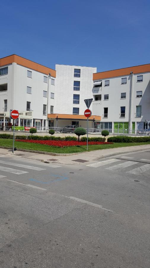 Apartman Vip, With Free Garage Parking Пула Экстерьер фото