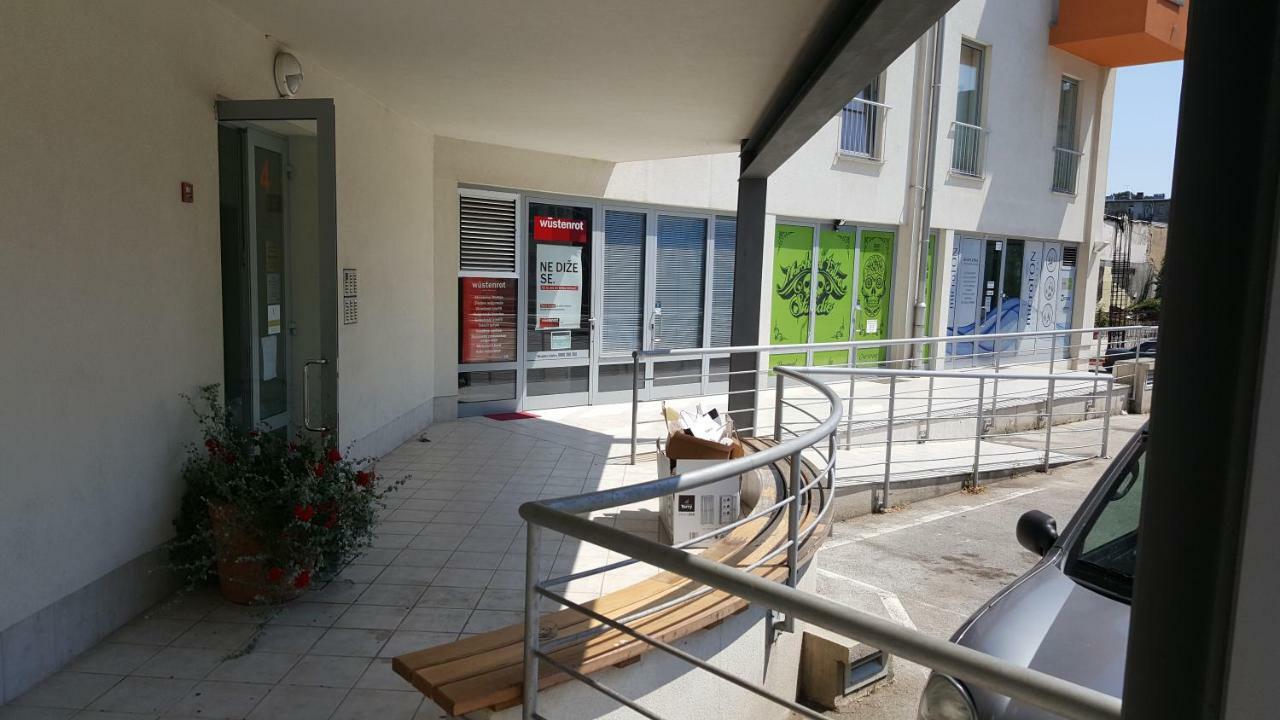Apartman Vip, With Free Garage Parking Пула Экстерьер фото