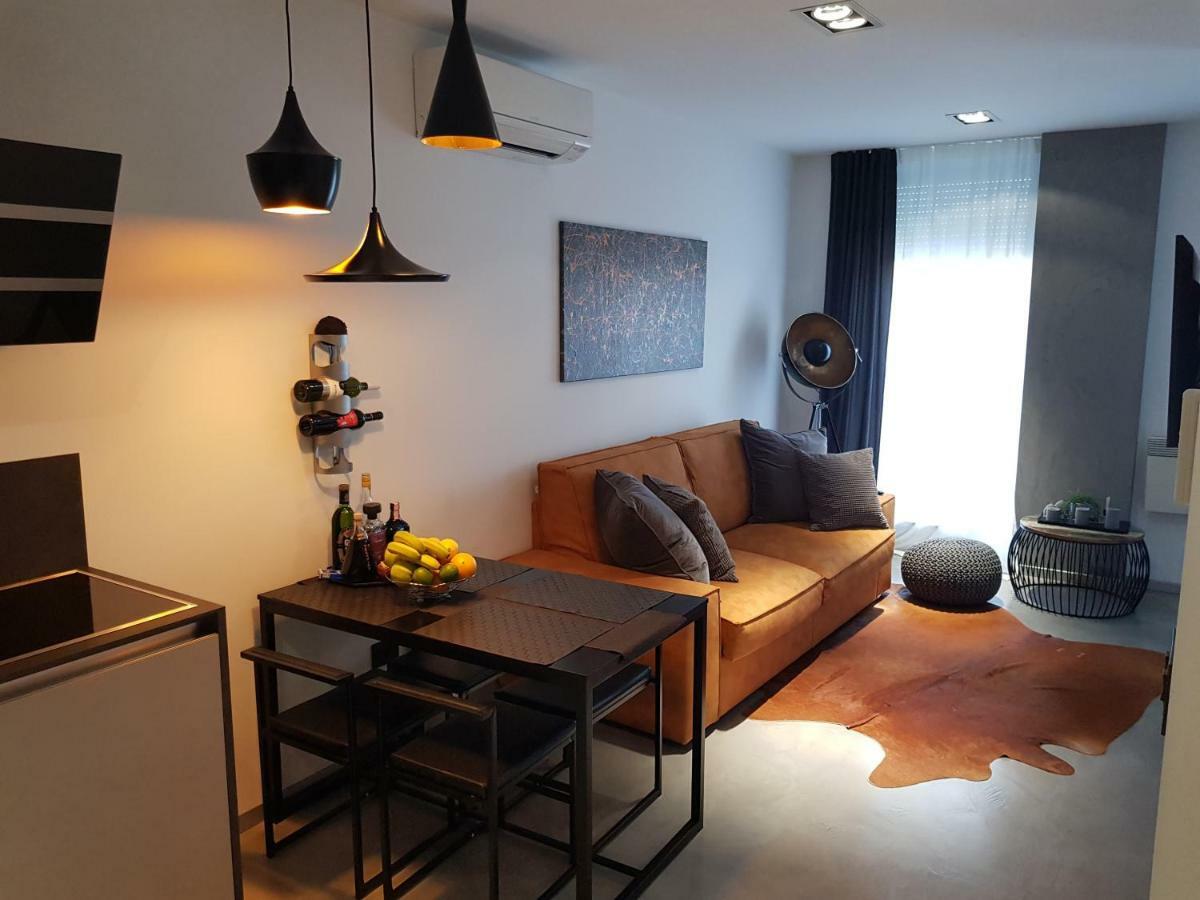 Apartman Vip, With Free Garage Parking Пула Экстерьер фото